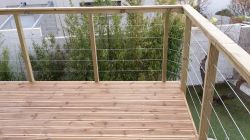 Création d'une terrasse bois suspendue en extérieur
