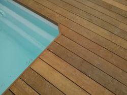 Tour de piscine en bois d'Ipé dans le Bouches du Rhone