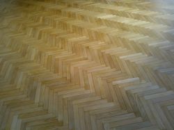 parquet chene ponçé et vernis