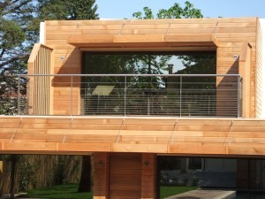 Petite terrasses protégée en  Red Cedar Marseille